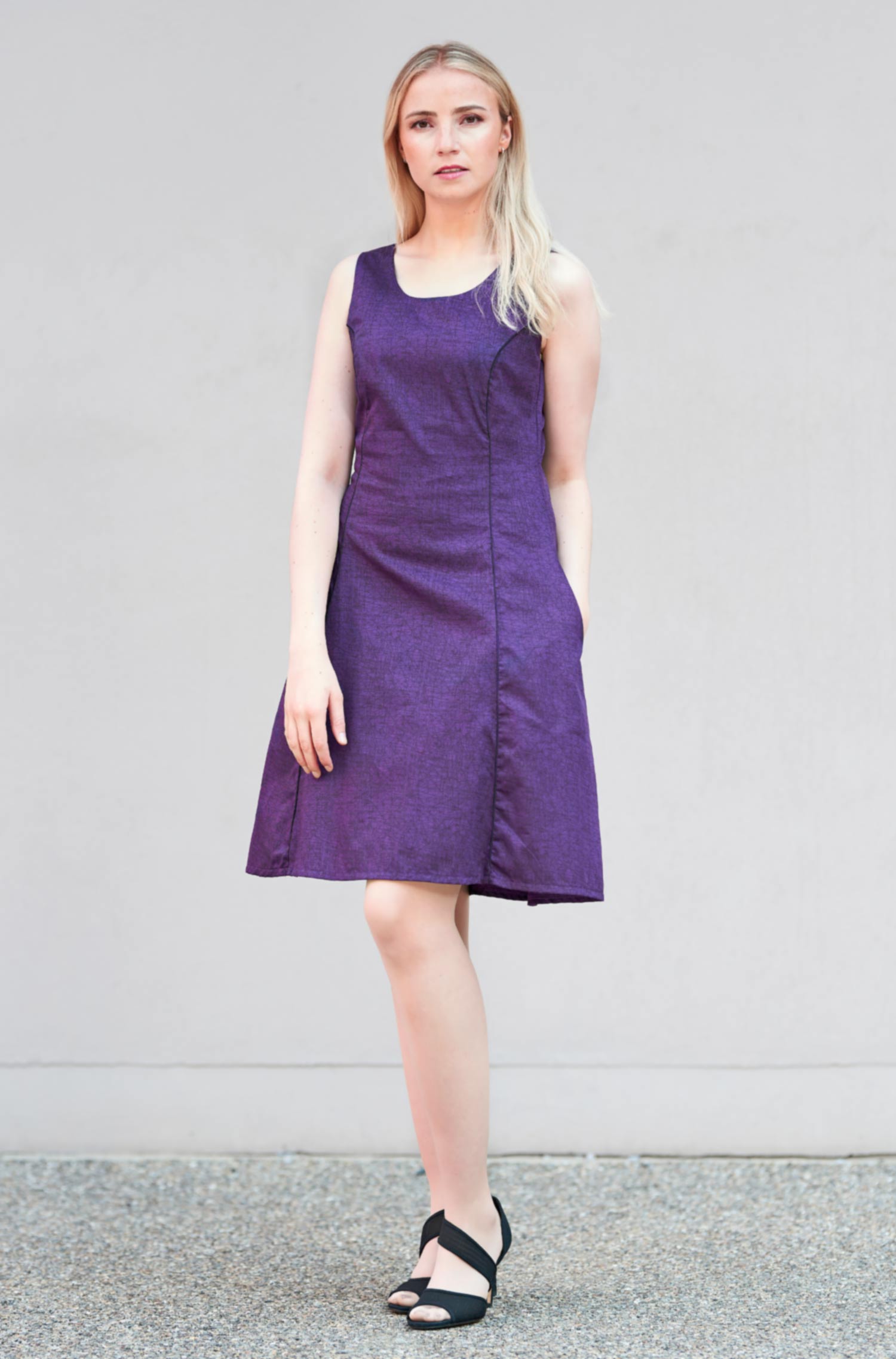 Trägerkleid IMPERIO aus 100% Pima Bio Baumwolle-violett/schwarz