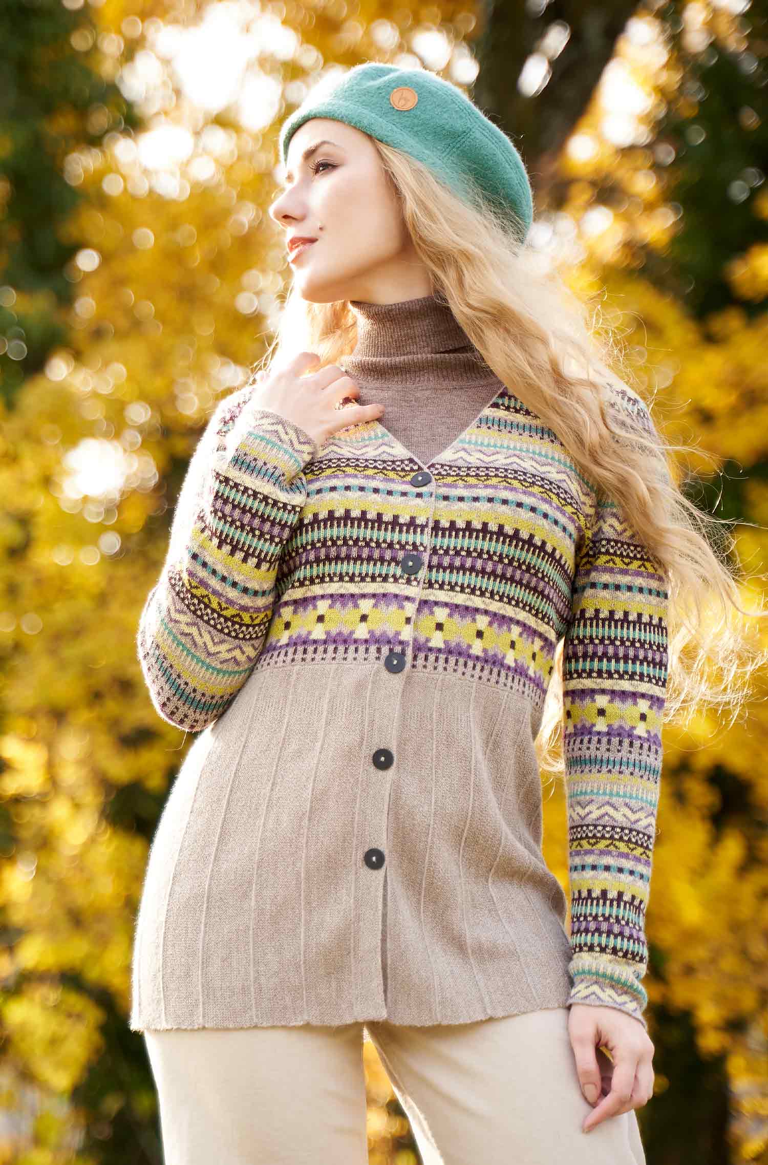 Alpaka Strickjacke DILAYA aus 100% Baby Alpaka-sand