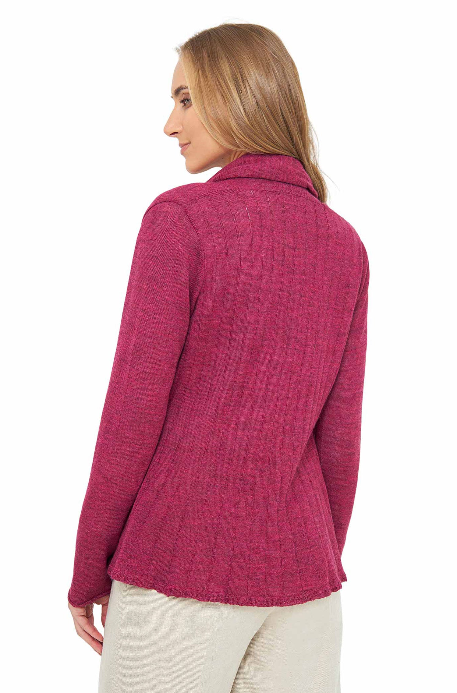 Alpaka Strickjacke PENELOPE aus 100% Baby Alpaka-himbeere