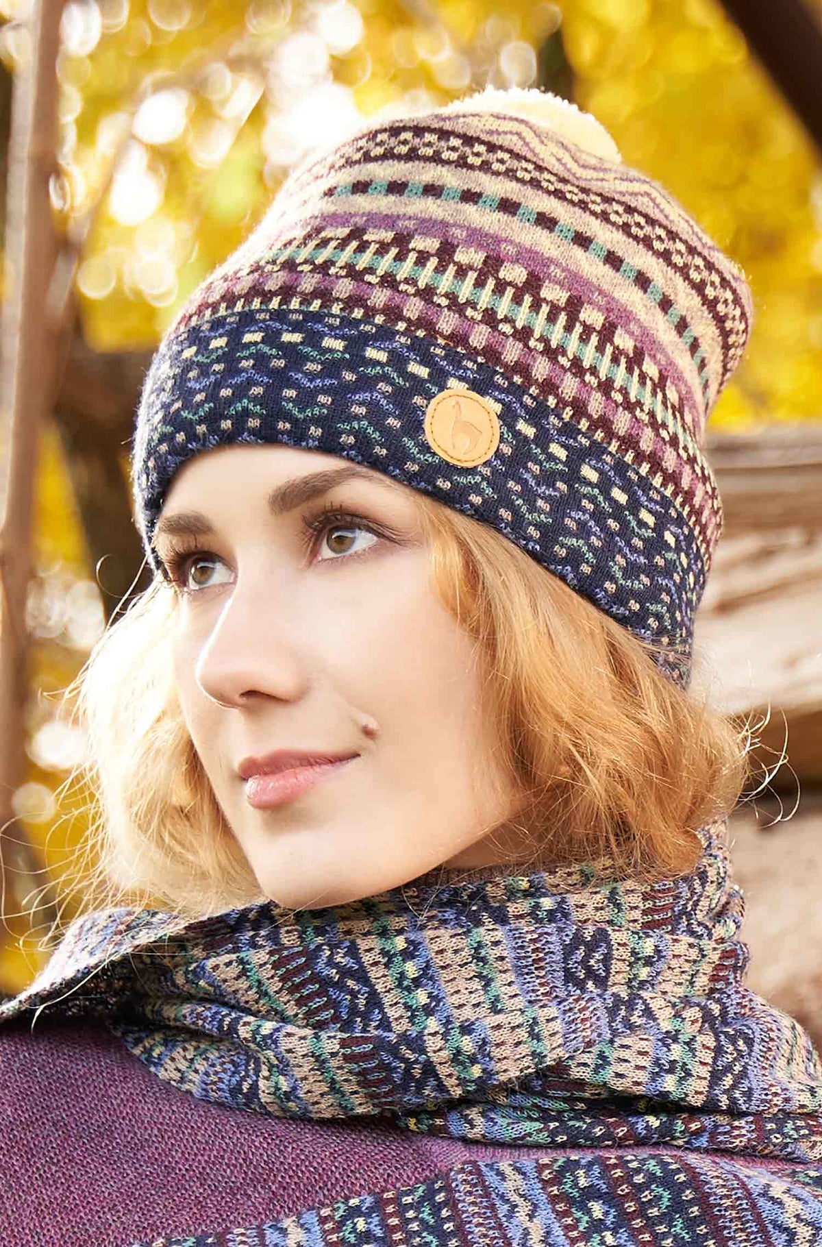Alpaka Mütze DILAYA mit Bommel-sand multi