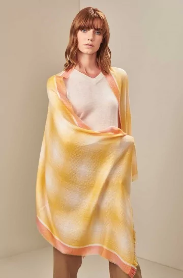 Alpaca shawl UMALI made of baby alpaca and silk