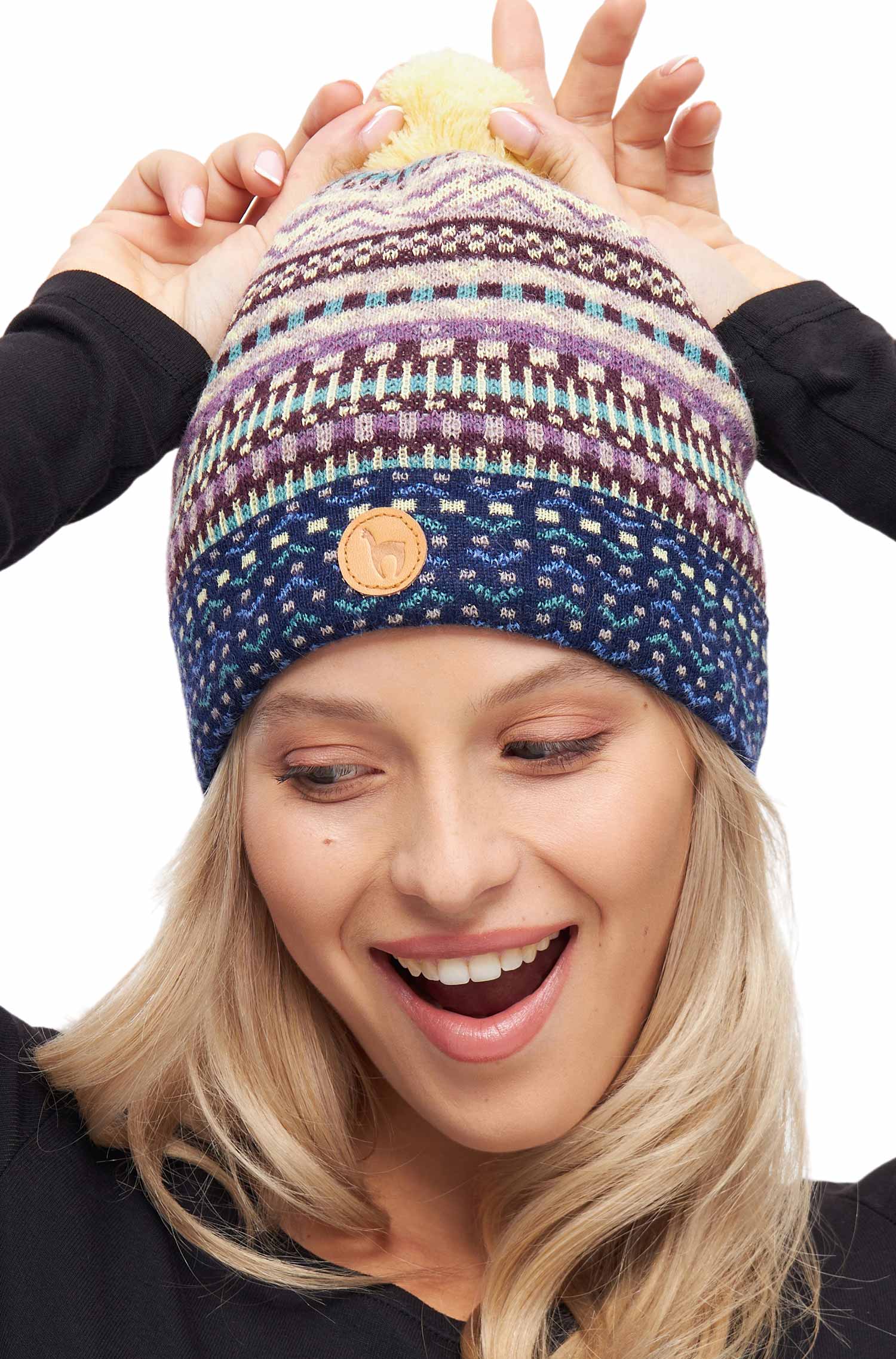 Alpaka Mütze DILAYA mit Bommel-sand multi